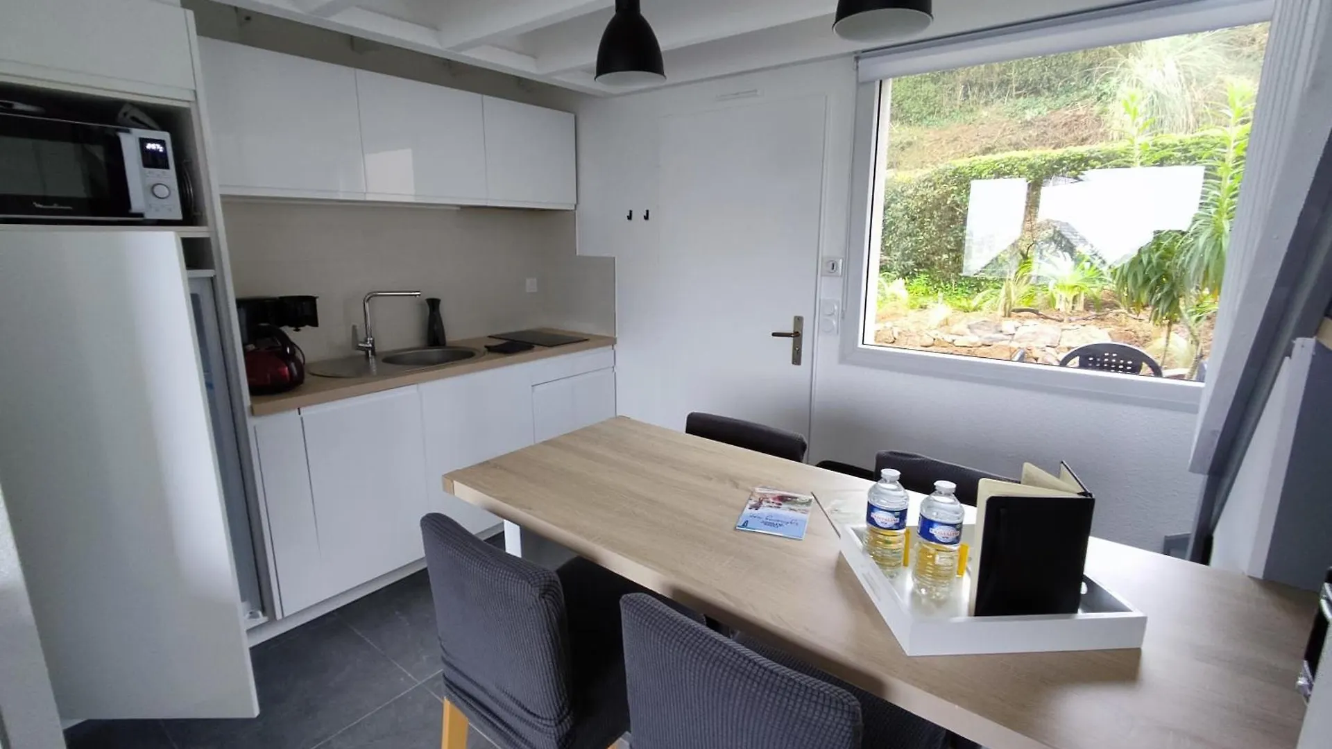 Holiday home Maison Vue Mer 50M Plage De Trestel Gr34 Entre Perros Guirec Cote De Granit Rose Et L'Ile De Brehat Trevou-Treguignec