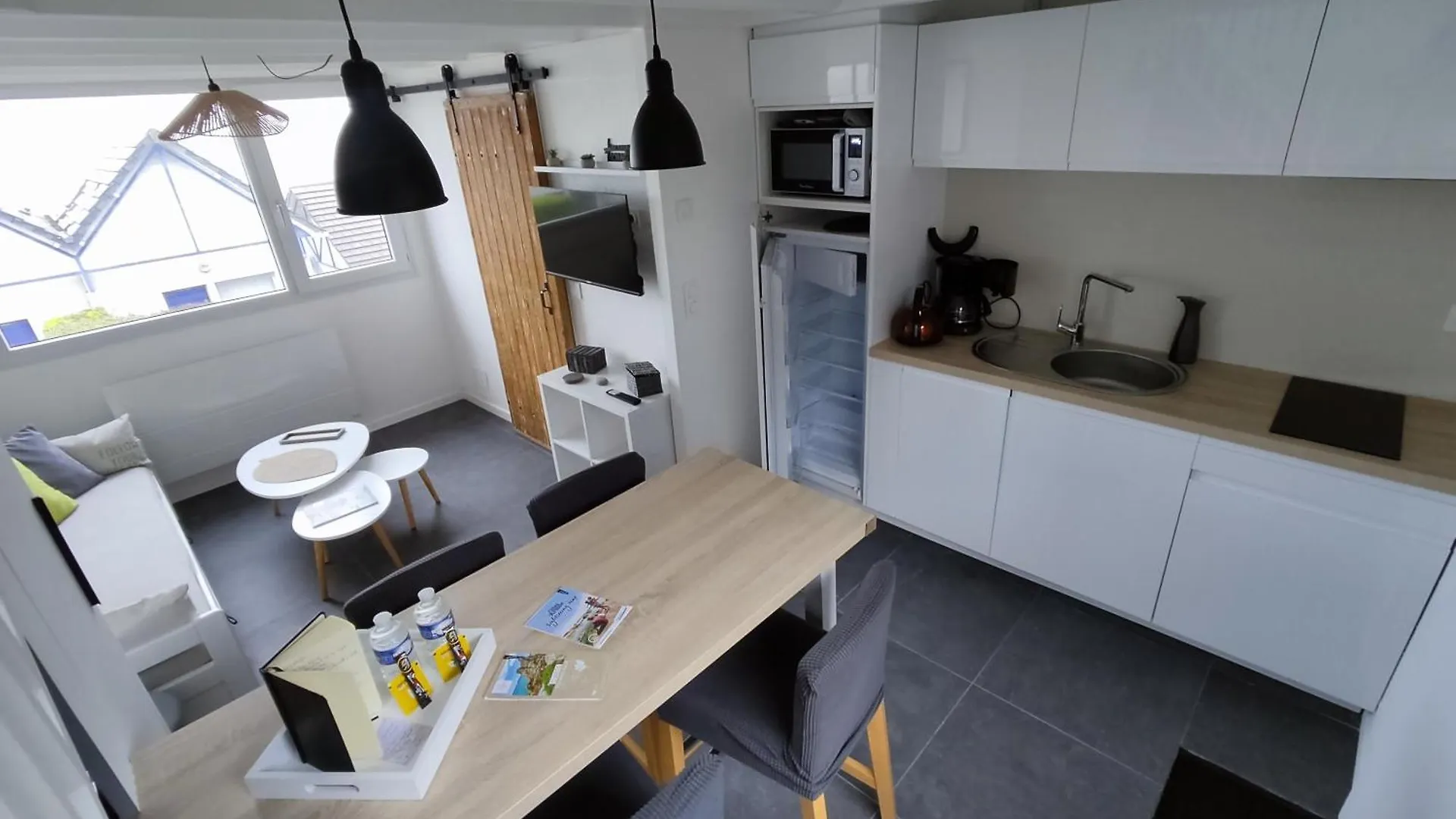 Holiday home Maison Vue Mer 50M Plage De Trestel Gr34 Entre Perros Guirec Cote De Granit Rose Et L'Ile De Brehat Trevou-Treguignec France